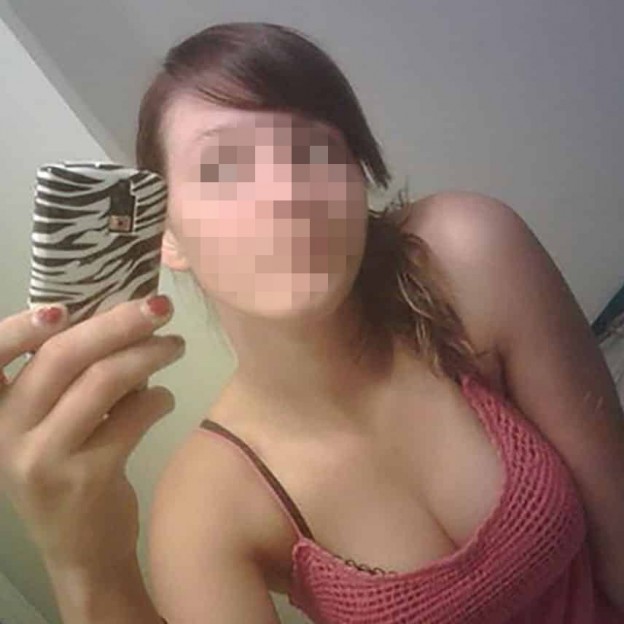 Dominatrice rouquine cherche homme soumis pour un plan SM à Vannes